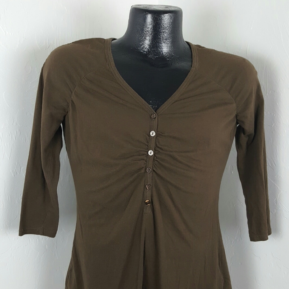 The North face women brown top long sleeve v-neck size M